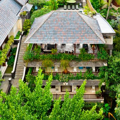 Rumahmu Sekarang – Whole Villa